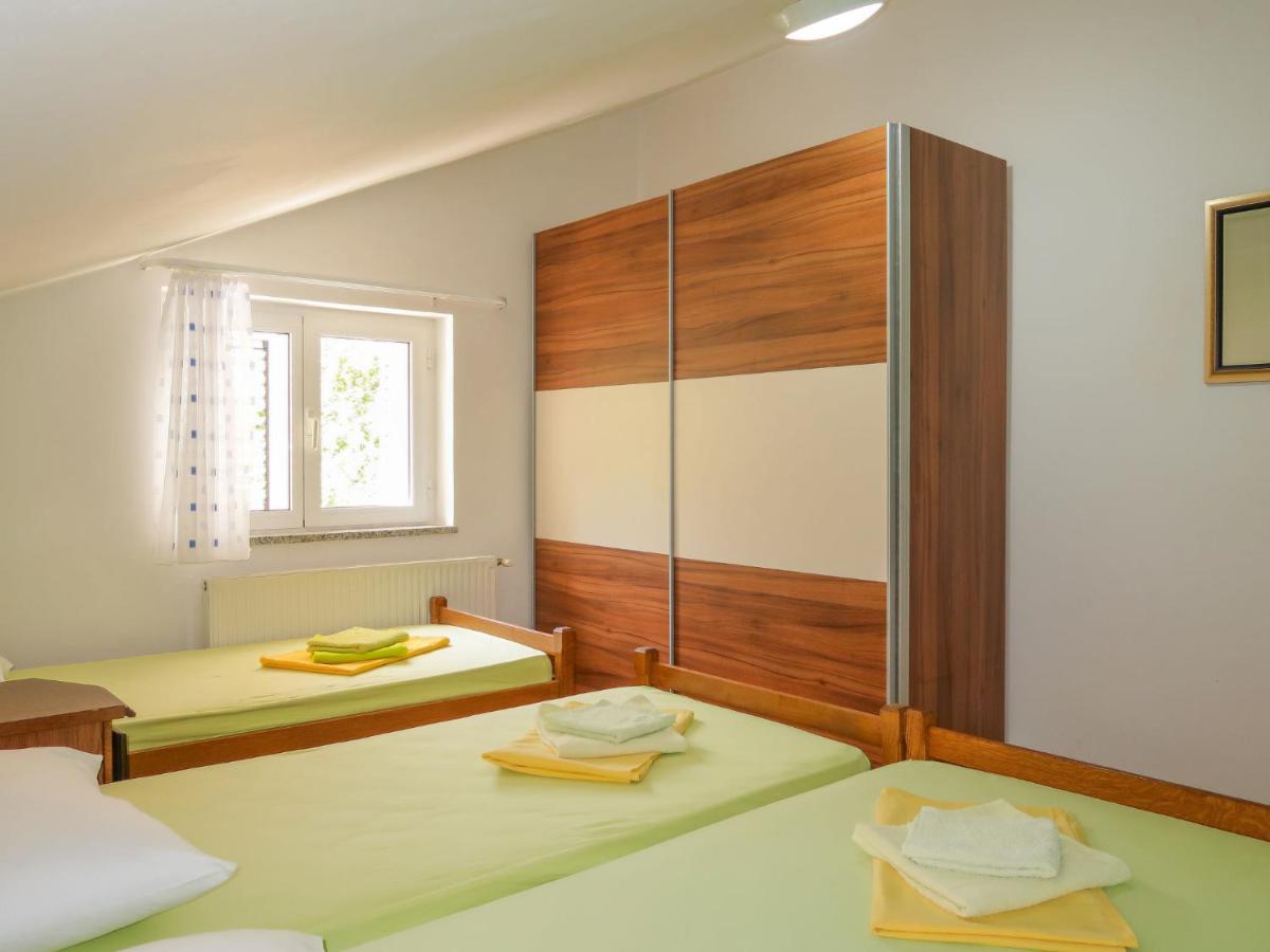 Apartment Blekic - Mlk305 By Interhome Malinska Exteriör bild